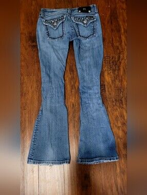 Miss Me Women’s Boot Cut Jeans in Light Blue Wash